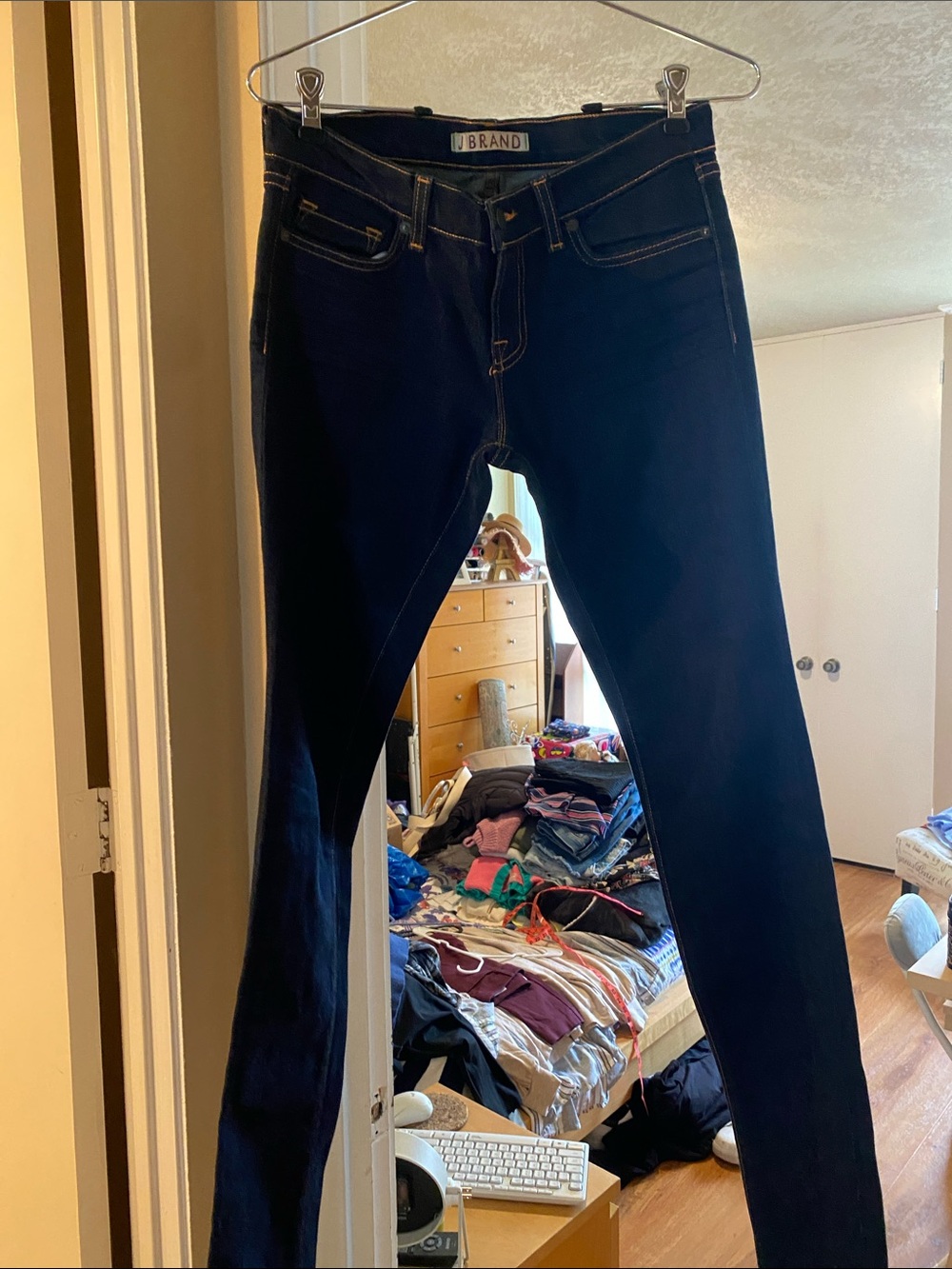 J Brand Skinny Jeans in Dark Indigo
